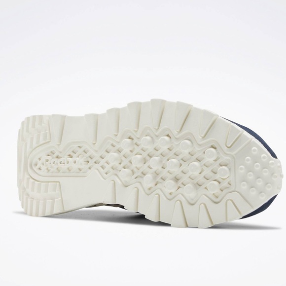 Reebok Classic Legacy sneakers in gray